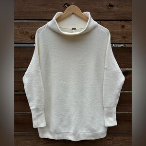 Free People Women’s Ivory Ribbed Mock Crowl Neck Oversized Chunky Sweater